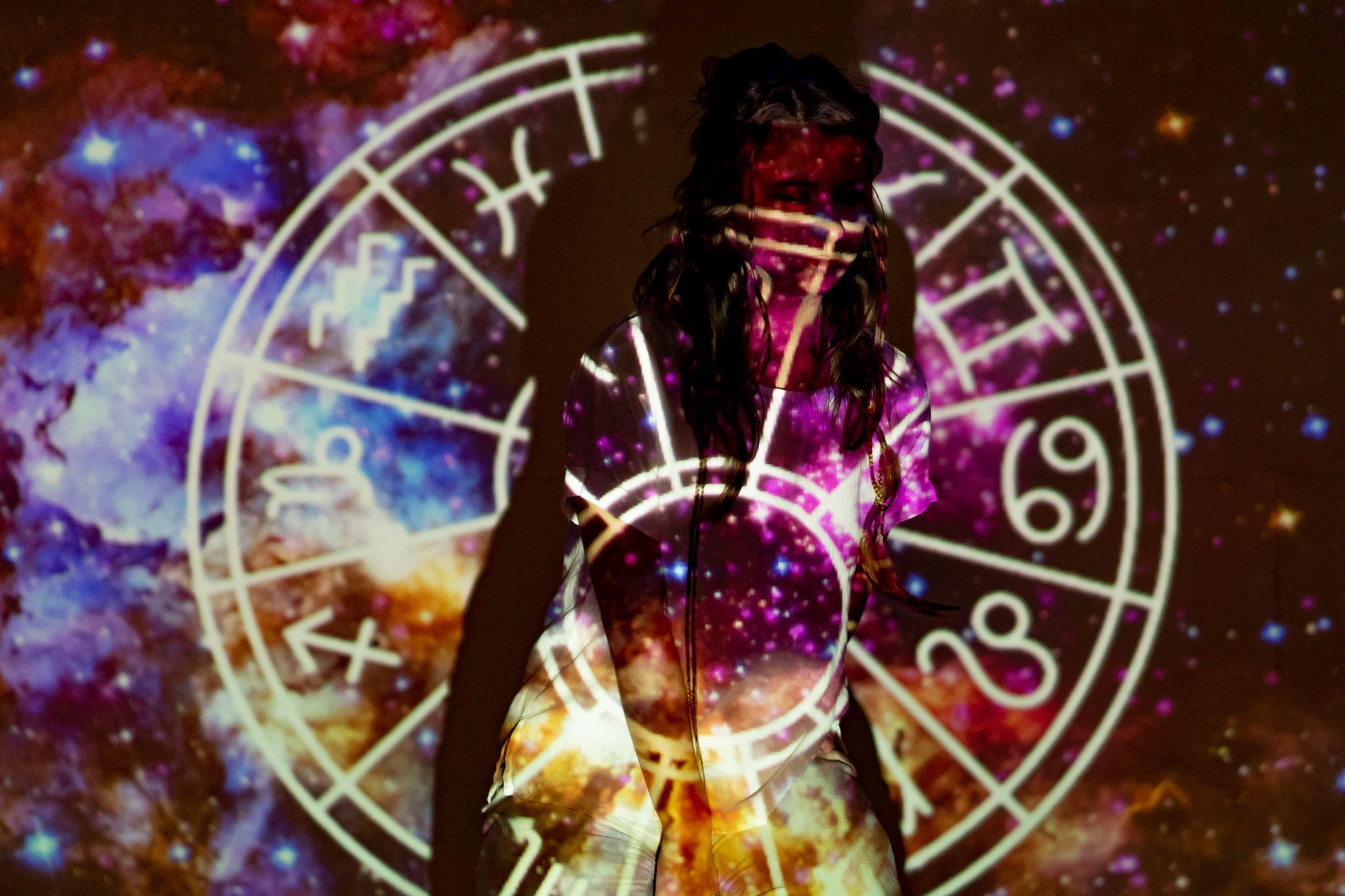 Building a Loyal Blog Audience: Strategies for Engagement and Growth 1 a mystical image of a woman enveloped